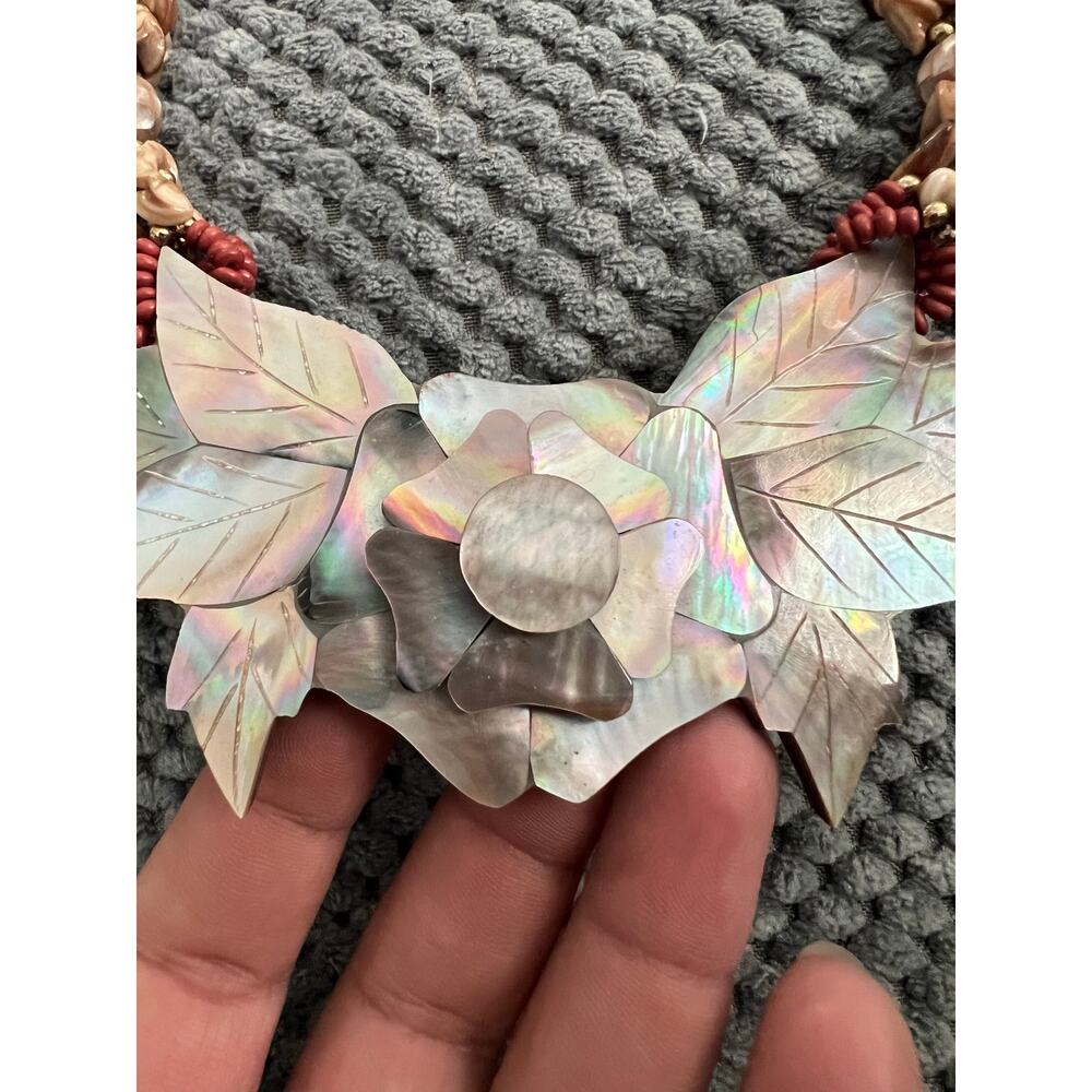 Vintage Mother of Pearl Carved Shell Flower Leaf Statement Collar Necklace Boho - Picture 2 of 5